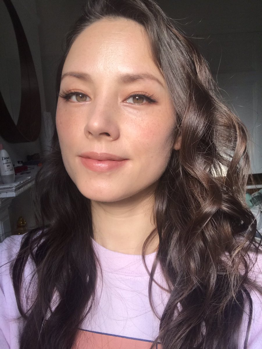 xndra's tweet photo. When you’re tired AF get your glam on https://t.co/gCNGs0igjP