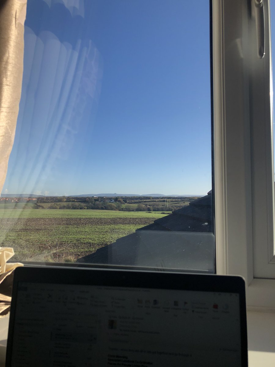 steph_arnettPFP's tweet photo. Finally got an office set up in my house after 8 months working from home🥰 loads of motivation today especially with this beaut weather and this amazing view! https://t.co/LuCajjQemm