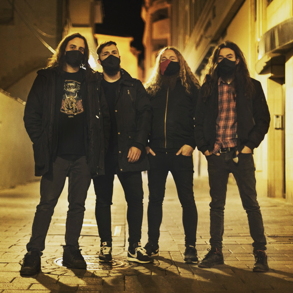 🇬🇧 We're very happy to announce that our new album is completely finished! Extended news here: bit.ly/3mVeQqf

🇪🇸 ¡Estamos muy contentos de anunciar que nuestro nuevo disco está completamente acabado! Noticia ampliada aquí: bit.ly/3mVeQqf

📷 Fer <a href="/micocographics/">Micoco Graphics</a>