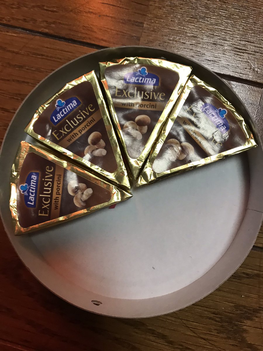 本題 On Twitter お昼ご飯用に買ったのが8pチーズだったので 食事しながら20代の子に 8pチーズ 懐かしいよね と言ったら って顔された ほら おせちに入ってたじゃん バードカフェのさ とたたみかけてもさらに 思わずググったらグルーポンの