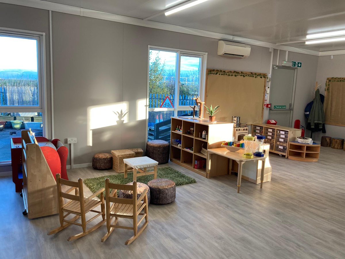 NurseryStAndrew's tweet image. The nursery team have been working hard and our new ELC setting is now complete with our wonderful children today who are adding their fun &amp;amp; laughter. #teamstandrews🌟 #engagingenvironments @FalkirkELC 3/3