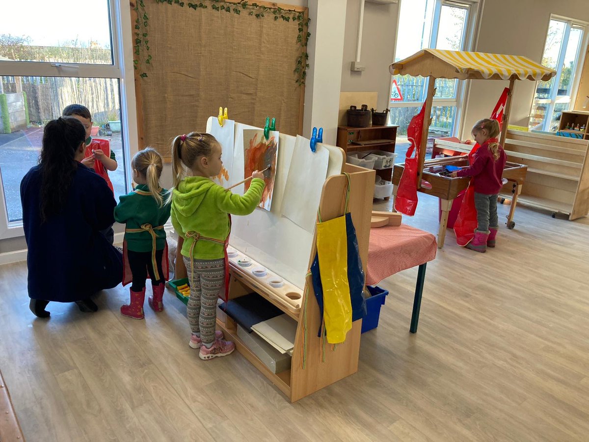 NurseryStAndrew's tweet image. The nursery team have been working hard and our new ELC setting is now complete with our wonderful children today who are adding their fun &amp;amp; laughter. #teamstandrews🌟 #engagingenvironments @FalkirkELC 1/3