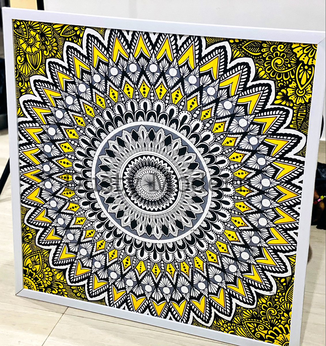 dusty_modern's tweet photo. Bright and Beautiful #mandala #mandalaart #art #artistsontwitter #artist #design #pattern https://t.co/mX8pHwxezv