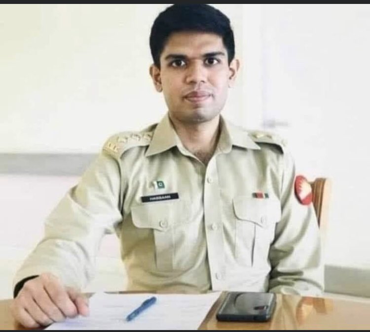 VoiceOfDoctors's tweet photo. Captain Dr Hassan Naeem; another hero from doctors community embraced shahadat in line of duty fighting covid19 today. May his soul rest in peace. Ameen https://t.co/WtNdtjieWO