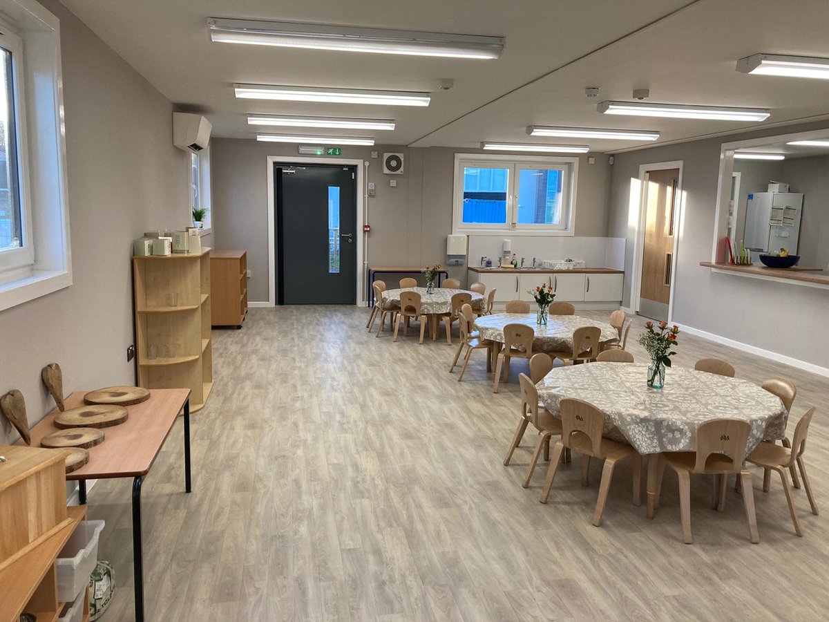 NurseryStAndrew's tweet image. The nursery team have been working hard and our new ELC setting is now complete with our wonderful children today who are adding their fun &amp;amp; laughter. #teamstandrews🌟 #engagingenvironments @FalkirkELC 2/3