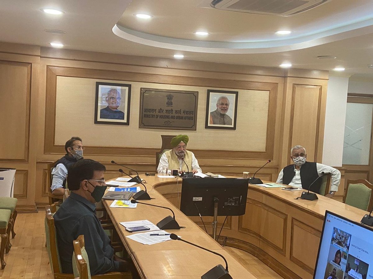 SmartCities_HUA's tweet photo. Under the CDO Training Programme, @MoHUA_India  has partnered with @tatatrusts, to launch a six-week guided e-learning course called 'Enabling Data-Driven Decision Making in Urban Local Bodies'.

#TransformingIndia https://t.co/AebkwfatoL