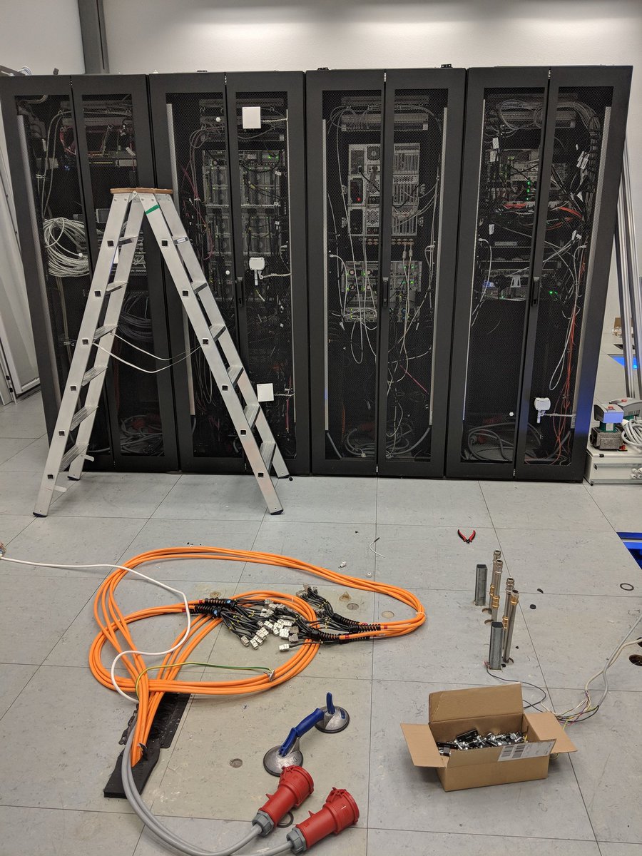 Patrick_4010's tweet photo. Work in our Innovation Center 

#telekomwall #telekom #dabei https://t.co/hzw7GX5nhs