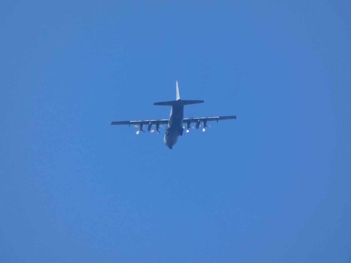 EHEH_Spotter's tweet photo. Royal ๐ณ๐ฑNetherlands๐ณ๐ฑ Air Force Lockheed C130H-30 Hercules (G-275, #480C04) as Netherlands Air Force flight #NAF75 at FL100 @ EHEH ... ( โDirty" configuration)
#potn #RNLAF #EHEH #avgeek https://t.co/ftfvChvulu