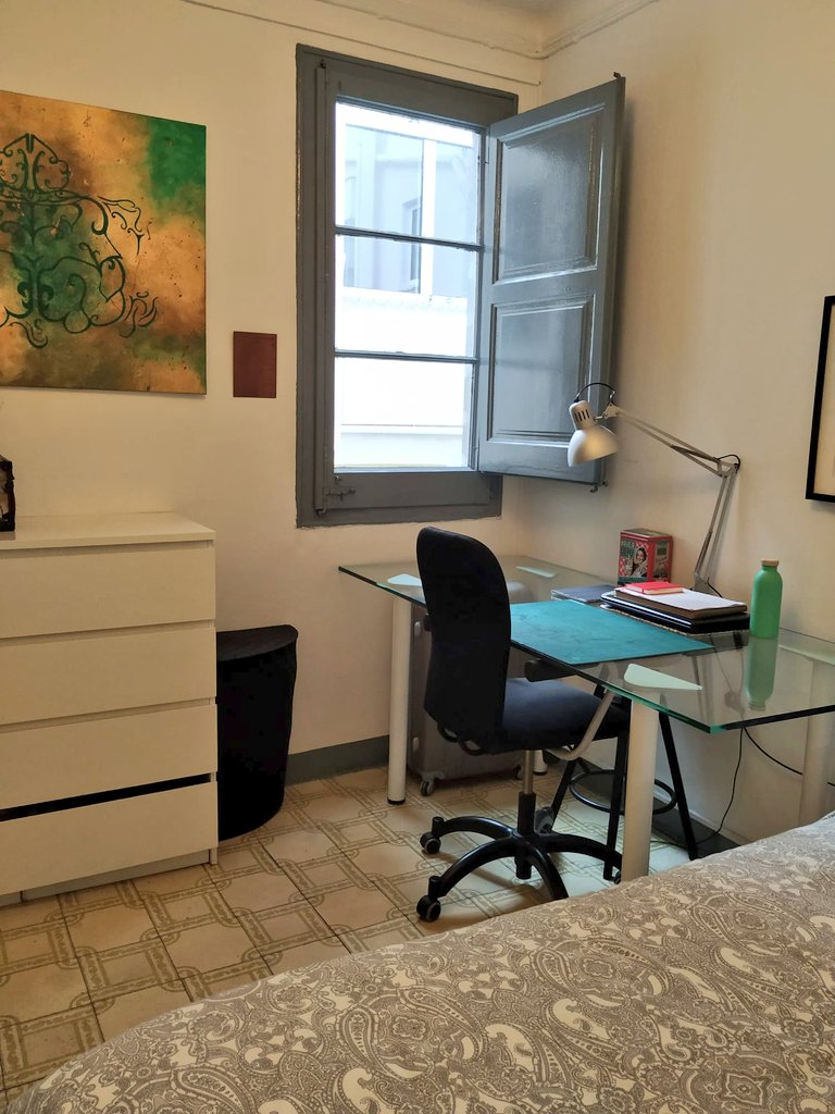 nayra_7's tweet photo. [RT pls?] Se alquila habitación doble en Barcelona, 300€ con gastos. Zona Eixample, entre plaza Universitat i plaza Espanya. Todos los compis tenemos sobre los 25-27 años, estamos acabando de estudiar o trabajando yyy tenemos un ambiente tranquilo pero las risas nunca faltan :)) https://t.co/9Za9sSdJis