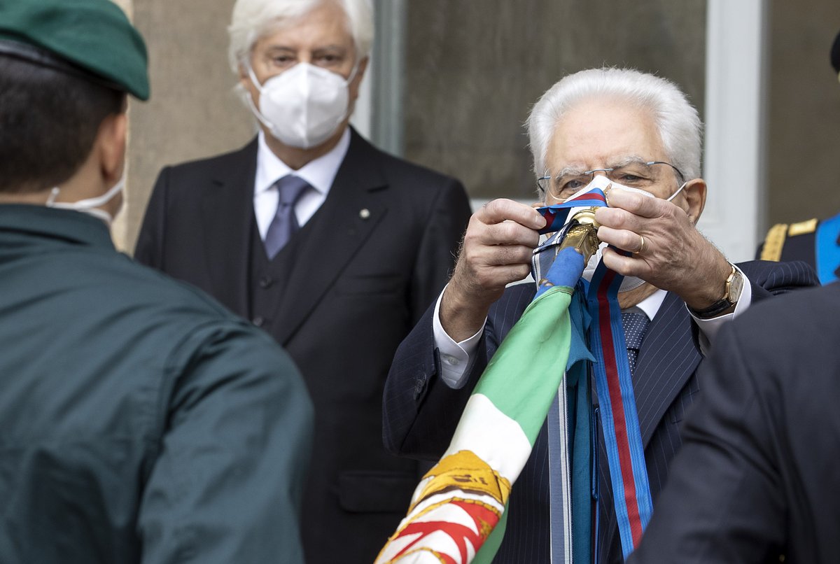 ItalianNavy's tweet image. #4novembre, Il Presidente della Repubblica Sergio Mattarella ha insignito oggi al @Quirinale, la Bandiera di Guerra del Raggruppamento Subacquei ed Incursori “Teseo Tesei” della decorazione all’Ordine Militare d’Italia.
Presente alla cerimonia il #CSMM amm. Giuseppe #CavoDragone