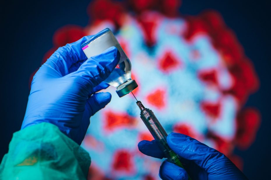 Canada released guidance on #COVID19 vaccine rollout, prioritizing:

1. Those at high risk of severe illness.

2. Those most likely to transmit to high-risk individuals &amp; workers essential to maintaining the COVID19 response.

3. Other essential workers.

bit.ly/3kWpI6Z