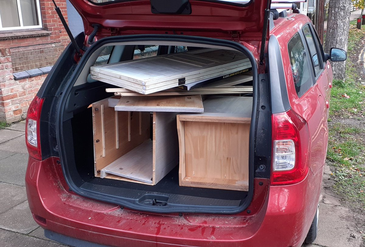 Avi80rsAcoustic's tweet photo. When your gf is a writer and says she is just bringing a few bits over.
I thought she meant pencils. #gonnaneedabiggerboat #writerslife https://t.co/xiizo39X7a