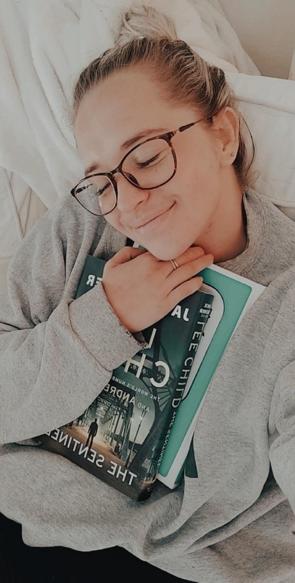 Just received BOOK POST from WORK 🐧 

Week made. Bring on lockdown.

#NewBookJoy