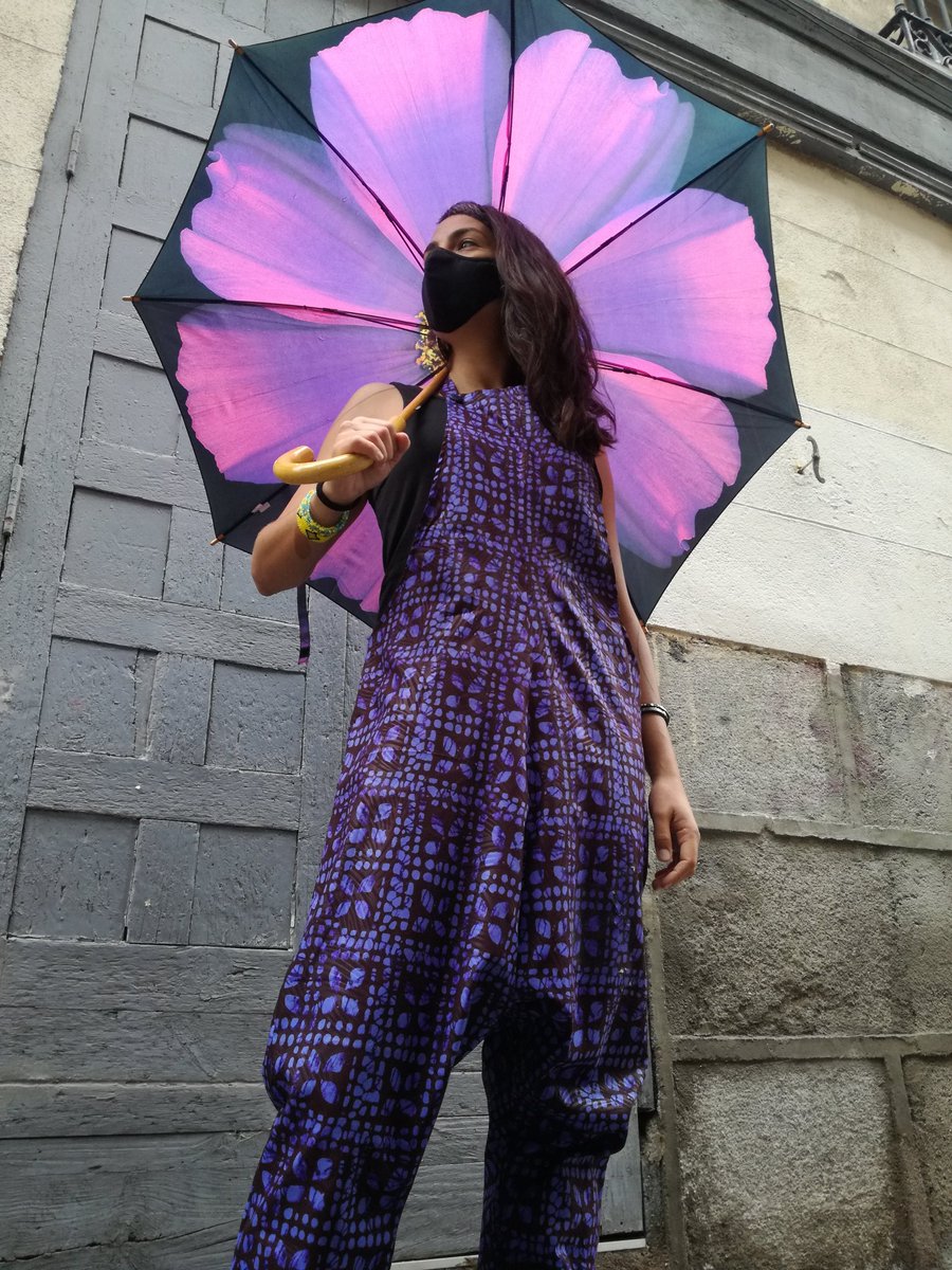 cosetelo_tu's tweet photo. El estampado wax y el morado son los elementos principales de este peto, es el genial proyecto de costura de Marina en el curso de costura. 👌😍

#cosetelotu #waxstyle #wax #cursocostura
#sewing #fashiondesigner #estudiomoda #lavapies https://t.co/dwjPZopQWR
