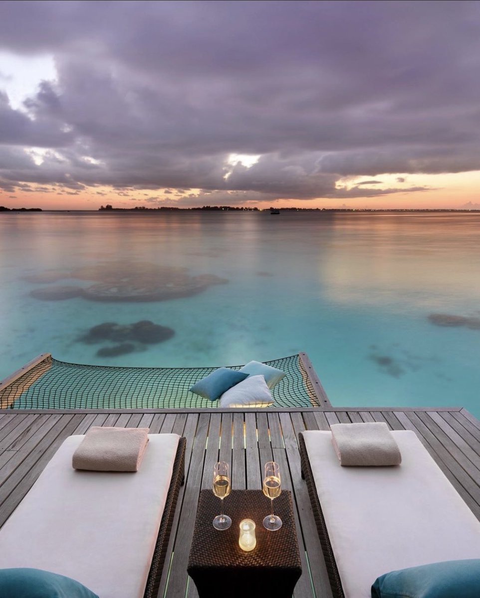 INTERIORPORN1's tweet photo. Welcome to the Maldives 🇲🇻 https://t.co/GiUCUhwPOd