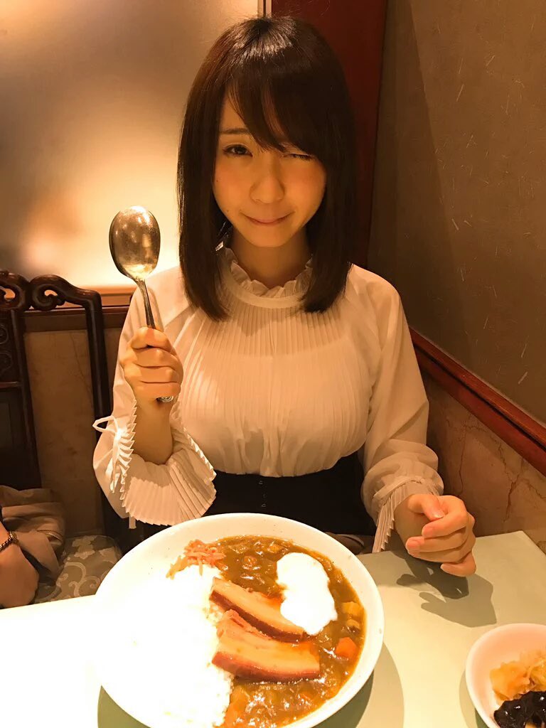 yuusyakonatan's tweet photo. ちなみに今日は #いい推しの日 でもあるらしいのでイチオシの、#伊織もえ #moe_five さんの画像を載せておきます。確か、伊織もえとデートなうに使っていいと載せていた画像やっと使い道がありましたw https://t.co/f3ZKX2ISjC