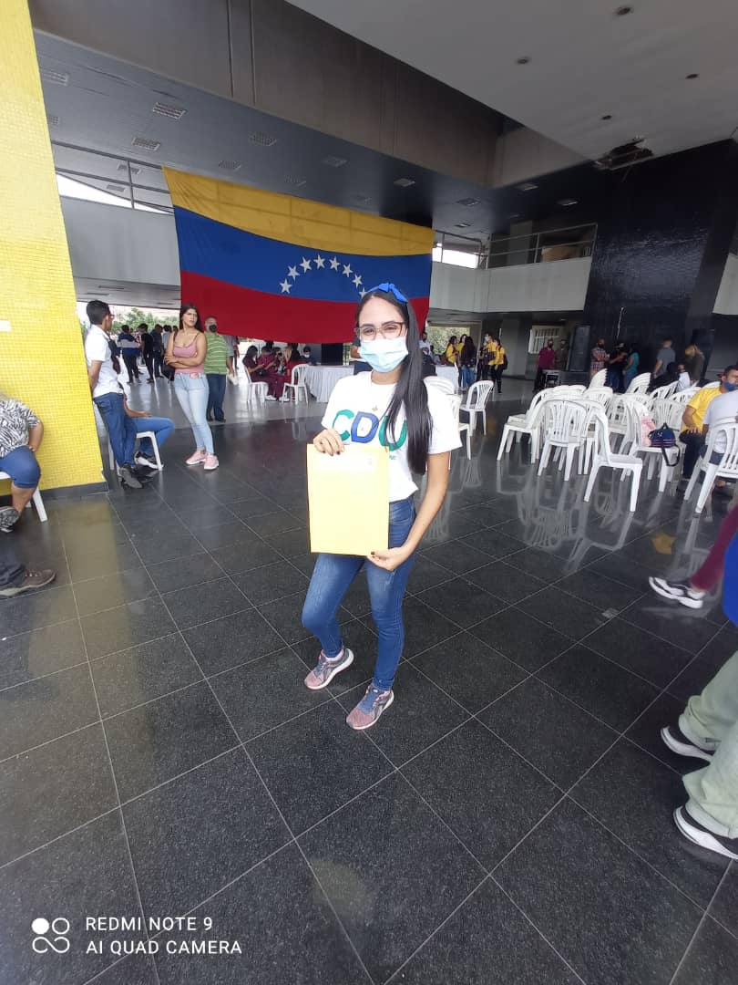 Pencuentromcbo's tweet photo. #04Nov El día de ayer se llevó acabo la entrega de credenciales de los estudiantes que fueron electos en las pasadas elecciones estudiantiles de la Universidad del Zulia.
El Centro Democrático Estudiantil (CDU), está muy contento por conseguir los objetivos. @pcdven #CDU22 https://t.co/gH2PzFC9pr