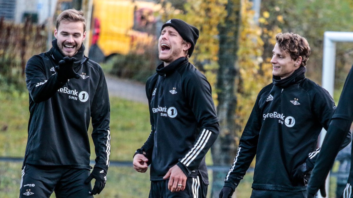 Når kameraten plutselig finner opp et nytt tegn i stein-saks-papir😅