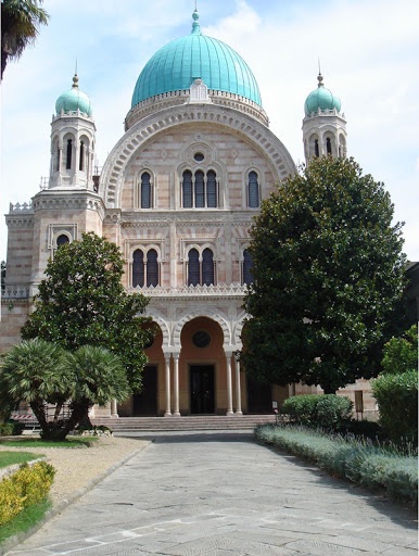 The Italian Jewish community, while small, were prominent & proud, & built structures that were uniquely prominent in their respective cities in ways that have never again been matched by Jewish religious buildings anywhere since, here the great Synagogue of Florence, 1874-82