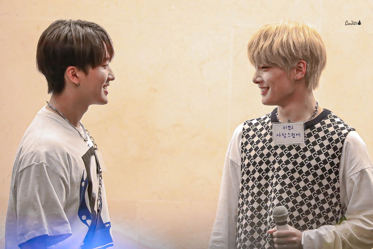 summer_fennec's tweet photo. 190629 

Day &amp; Night

#양정인 #Jeongin #정인 
#IN #아이엔 
#Changbin #창빈
#StrayKids #스트레이키즈 https://t.co/RkrB7Bo9Fh
