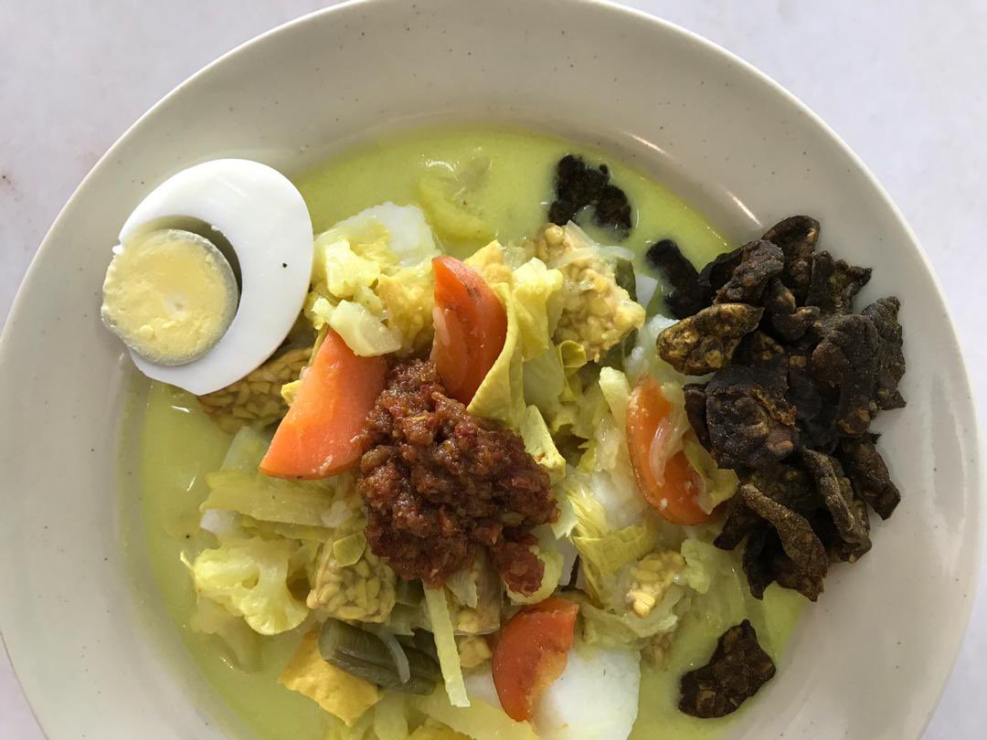 cikgorg's tweet photo. Hi @Twt_Cyberjaya ! Saya baru try kedai baru di Radius Business Park. Food was really really good 😄 Nama kedai, kedaikopisudin. Ada goreng goreng, nasi lemak and paling best ada lontong 

Pic credit IG : kedaikopisudin https://t.co/aUqH1aKaSv