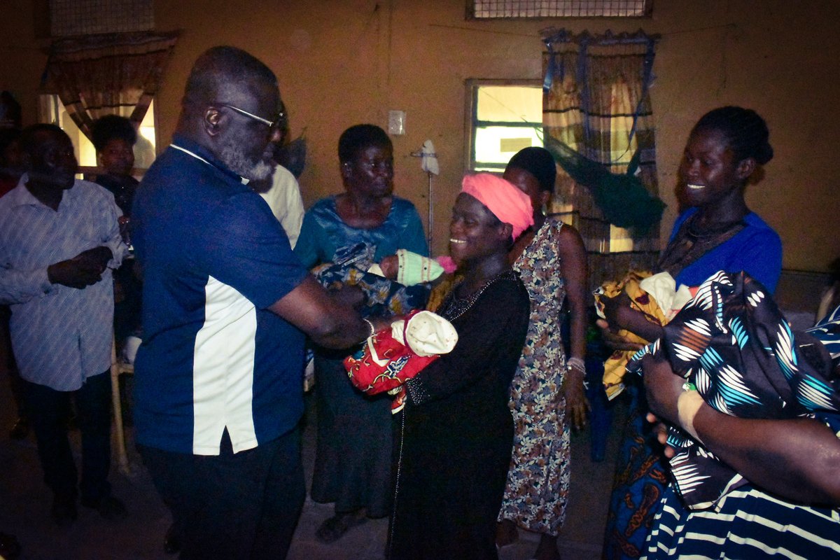 RtHonJones's tweet photo. Life makes more meaning when we live for the happiness of others.

If we can't make others Happy, we shouldn't hurt them  ~ Rt. Hon. Jones Onyereri KSP @dino_melaye @NigeriaNewsdesk @EmekaIhedioha @instablog9ja @ProfOsinbajo https://t.co/r91oetCOqw