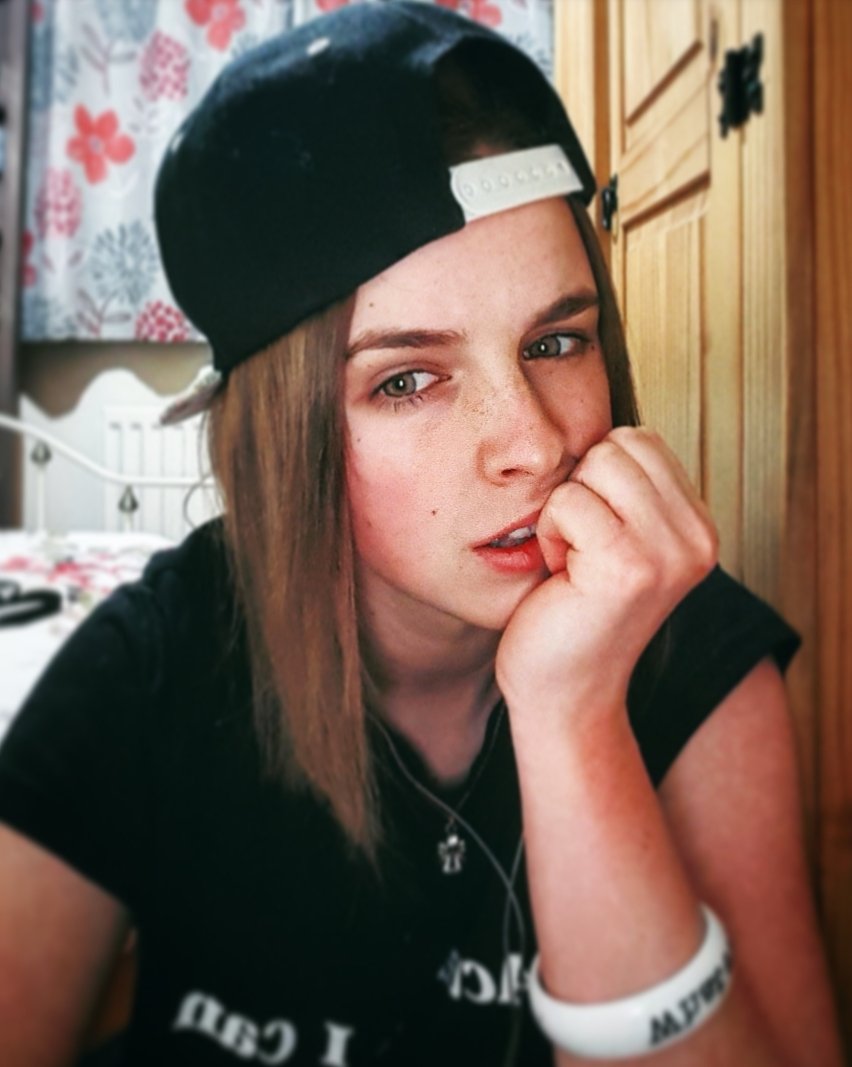 Chloe Lauren tweet media