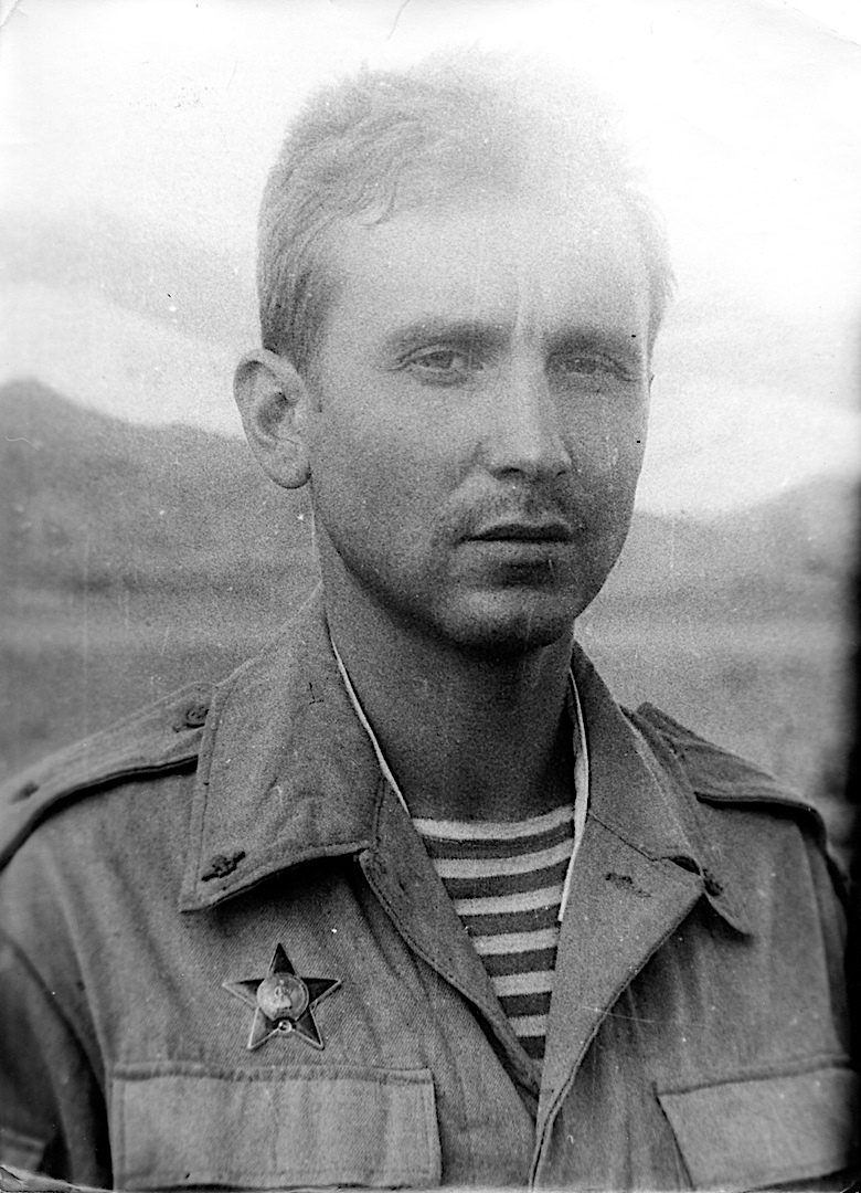 shuravi1979_89's tweet photo. Лица войны.
Портрет с боевым орденом. https://t.co/65KIFAXKt3