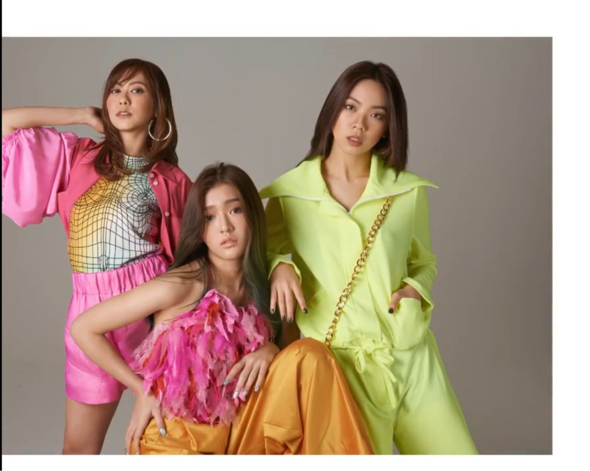 4GoDs_Four's tweet photo. ดีงามทุกคนจริงๆเว่ยพวกเธออออ
#LYRA💫 #PunLYRA𓆝
#JennisLYRA #NoeyLYRA
#FondLYRA #NewLYRA
#NikyLYRA #GDISSUE https://t.co/ClQZaMEXYO