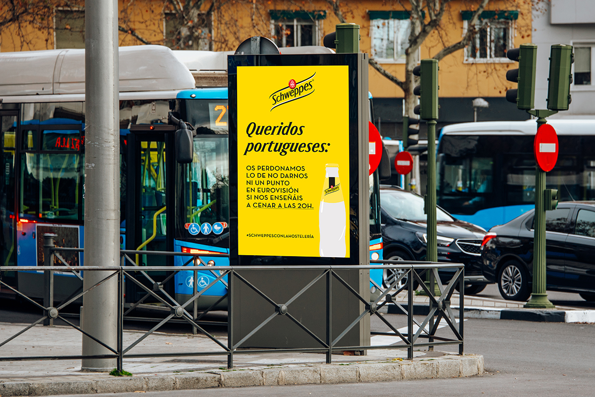 ladespensa's tweet photo. Señora, si lo dice @Schweppes_ES , aquí se cena a las 20h! Por la hostelería, nuestros restaurantes y bares, lo que haga falta. #SchweppesConLaHostelería https://t.co/1MZikhomJ5