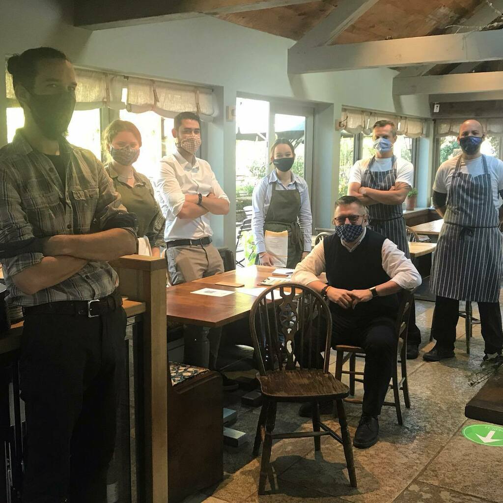 theperchoxford's tweet photo. Team Briefing this morning, our fantastic team is ready and raring to go for today’s service! We hope to see you today or we’ll see you in December when we’ll be back with smiling faces as always!
#theperchoxford #perchteam #bestteam #smilingfaceshappyplaces #readyforservice https://t.co/HYqmyLwf0Q