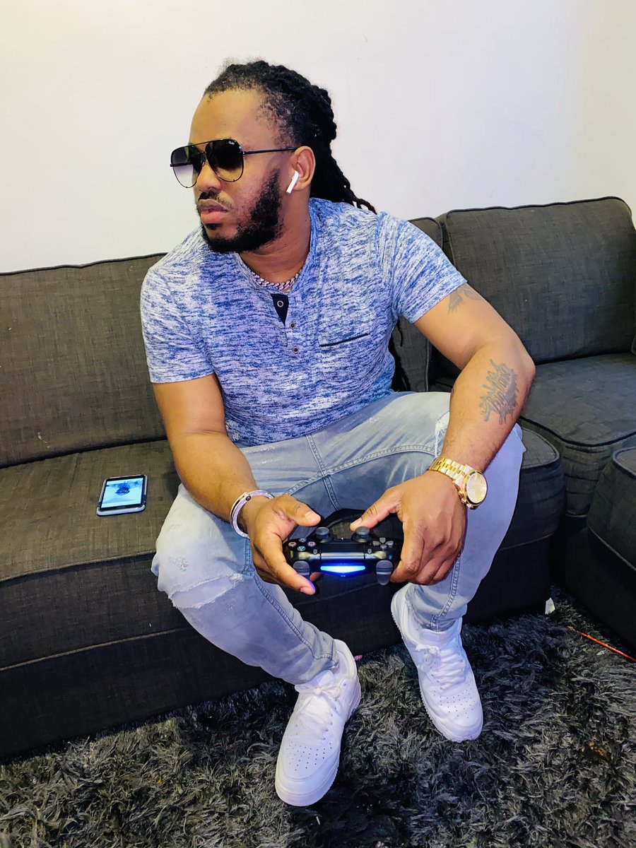 kzeebigname's tweet photo. Game time! https://t.co/IuQY6SnUpR