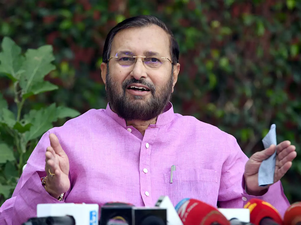 ETHindi's tweet image. उम्मीद से अधिक तेजी से पटरी पर लौट रही है इकॉनमी : प्रकाश जावड़ेकर   nbt.in/IyWenZ/omx via @NavbharatTimes 
#IndianEconomy #PrakashJavadekar #PrakashJavedkar #EconomicRecoveryPlan #economicreview