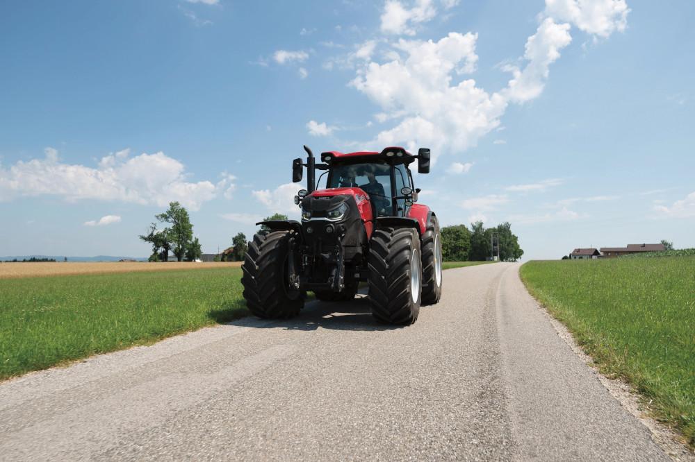 Case_IH's tweet photo. Big tractor features can come in a mid-size package. The new 2021 Puma series delivers enhanced comfort, efficiency and drivability with increased service intervals to maximize your productivity. https://t.co/c6kwp2pE0b https://t.co/NbBfbaptBH