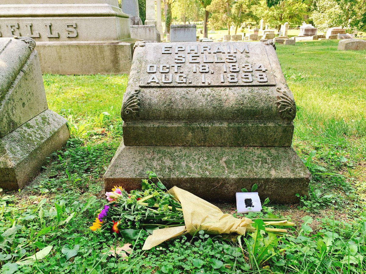 TheQFilesPod's tweet photo. Hey friends 👋 a new episode dropped early this morning and you can listen wherever you enjoy podcasts 🎧

Bring a snack because in “Dining With The Dead” we explore the long forgotten tradition of cemetery picnics

We're joined by local Columbus, Ohio legend Bucky Cutright https://t.co/3nFcZq9b50