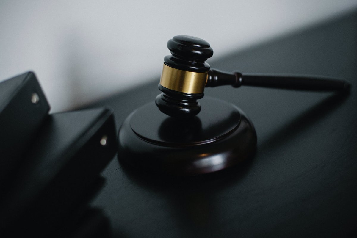 It's official - The Sun did not libel Johnny Depp as a wife beater!
Read more about the verdict and the details on the law defamation in Manisha Modasia's article below:

#defamation #law #JohnnyDepp #supremecourtjustice #TheSun 

clearcommercial.co.uk/news/sun-libel…
