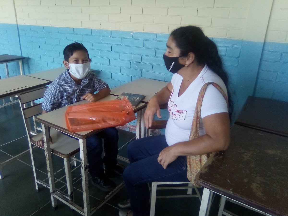 #02Nov 👩‍🏫  Asesorías en el Punto de Atención Integral Lugarizado <a href="/EB_SIMONBOLIVAR/">E.B. Simón Bolívar</a> @ZonaEducTachira <a href="/charlychaves/">Charly Rojas Chaves</a> <a href="/Circuito27Sc/">Circuito27_SC</a> <a href="/Crazet2011/">Crazet2011</a> <a href="/clifpsc/">CLIFPMV Municipio San Cristóbal</a> @elaranerored3