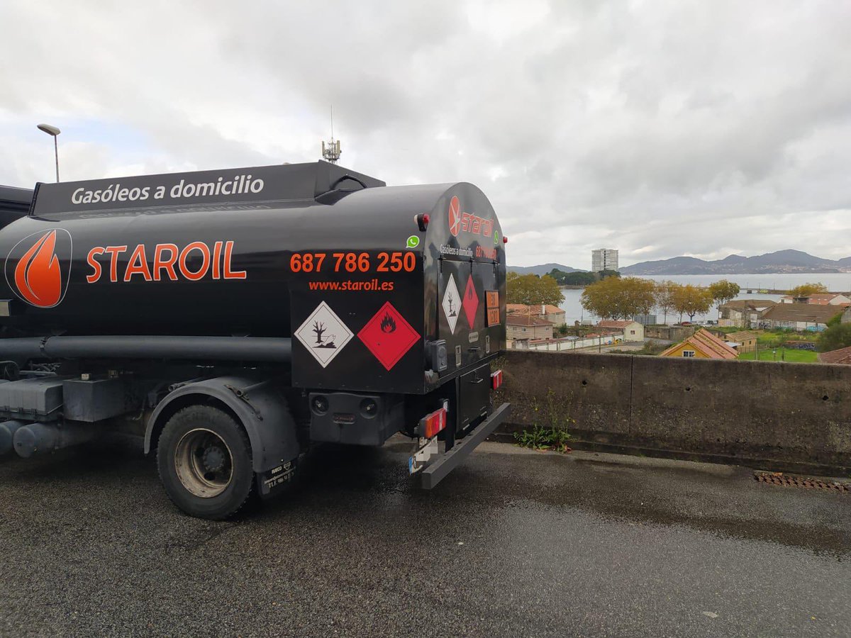 EESS_Staroil's tweet photo. Con estas vistas 🌊 ☁️ se trabaja mejor 🚚 😃 😃

Distribuimos gasóleo agrícola y de calefacción por todo Galicia, no dudes en realizar tu pedido o consultar precios en el 687 786 250.

#GasocentroStaroil #Coruxo #Vigo #Gasóleosadomicilio #Staroil https://t.co/q20oYhBcPF