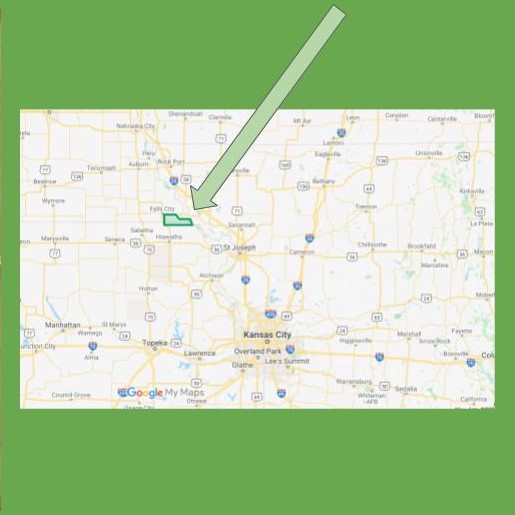 bplmaps's tweet photo. To see one effect of European settler colonialism on Indigenous presence, look at the comparison images. The white rectangle on the second map shows the extent of the #Ioway map, and the small green area on the third shows Ioway reservation lands today. 5/6 https://t.co/TU3bWqieva