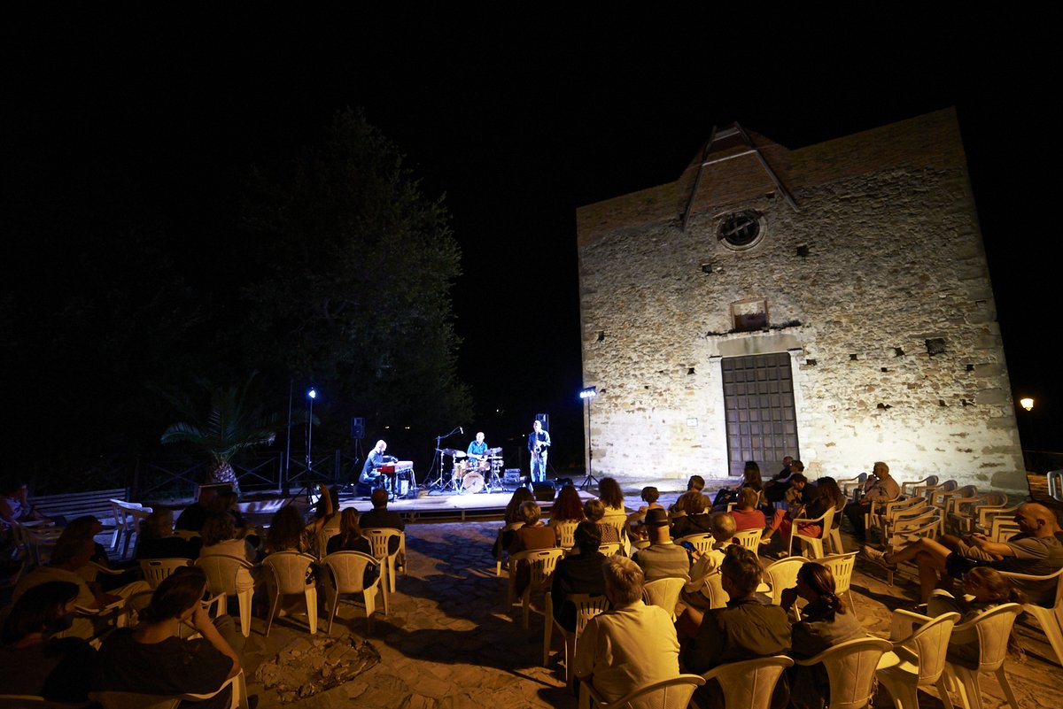 CAbbazie's tweet photo. #concertidelleabbazie #livemusic #jazzmusic #smariaaportolungo #basciano #patrimonioculturale https://t.co/3xVgnDB6x1