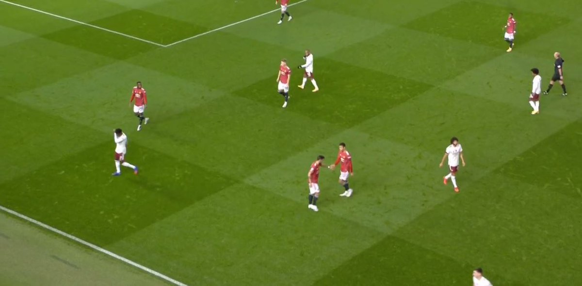 Bruno Fernandes – PoorThis is an easy 5-yard pass. Bruno plays it way too softly and Mason ends up being pressed hard. He tries to play it back but loses the ball. Eventually, Arsenal get a throw and Bruno apologises to Mason for the bad pass.This was a common theme.