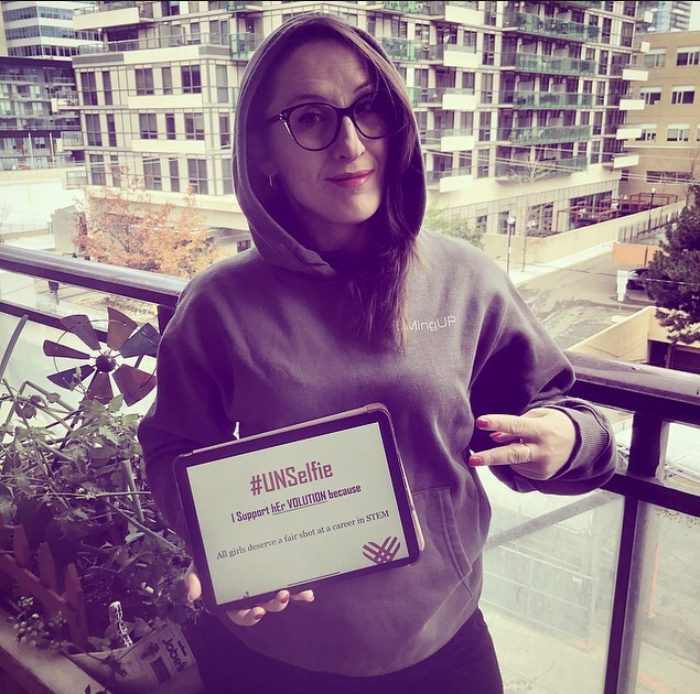 Doina Oncel, Founder of hEr VOLUTION- #GivingTuesdayCA #Unselfie message: “I support hEr VOLUTION because I believe that ALL girls deserve a fair shot at a career in STEM, especially girls that are facing multiple barriers in their current life”.

#GivingTuesdayCanada #STEMingUP