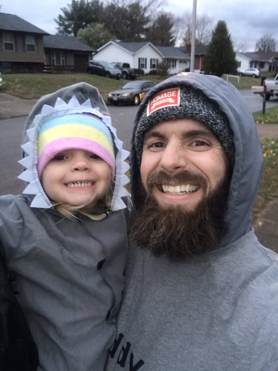 CoachSchmitz24's tweet photo. This goofball turns 4 today!!! Happy birthday Kynlee Jo! https://t.co/CfxSrYJOEB