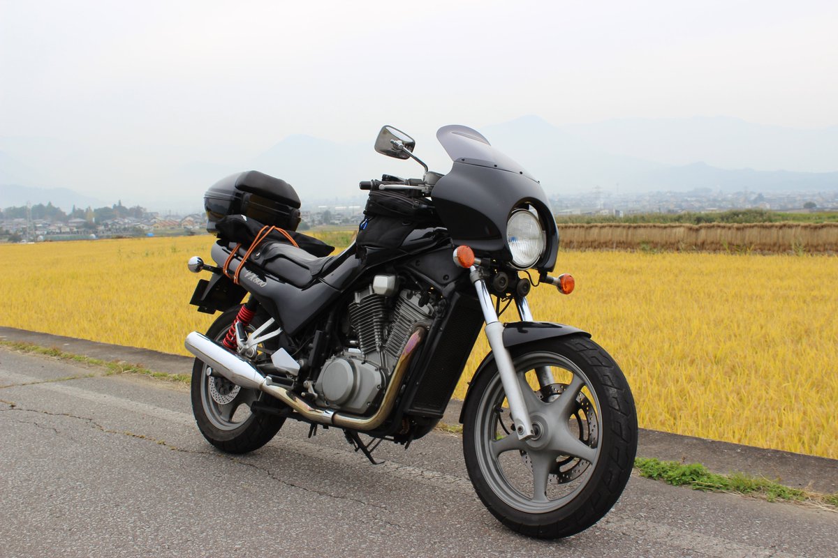 ore_stroker's tweet photo. #いい2気筒の日
VX800の日(`・ω・´)
※一応ガレージ内に眠っているので
#VX800 https://t.co/PurrQeCTen