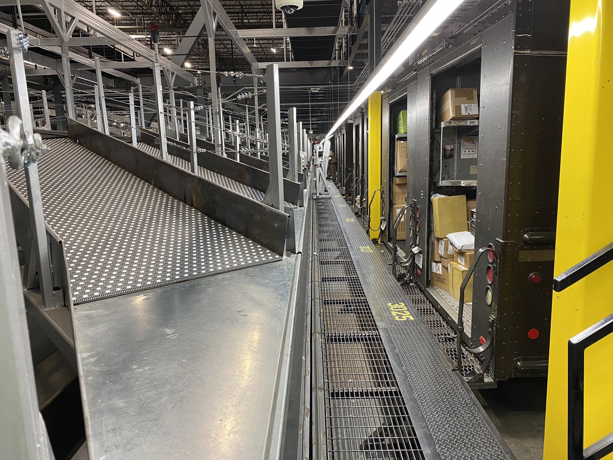 WCHNCPreload's tweet photo. DOORS DOWN!!! Great strong start to the week #NCStqndards #ClosedDoorPreload https://t.co/uwJoz5CEAz