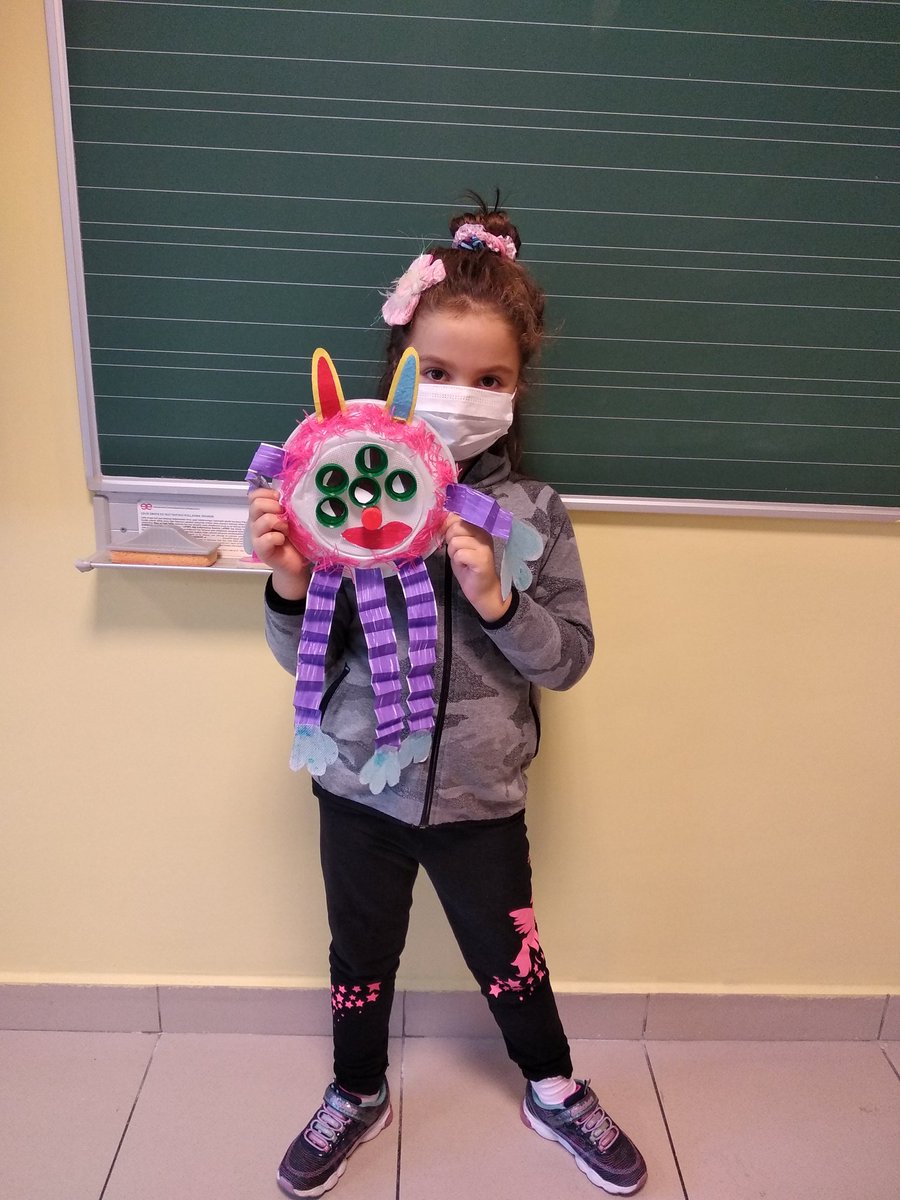 iyibiri24's tweet image. My Grade 1 students have made monsters to relearn the topic &quot;body parts&quot;.Congrats my lovely ones 👏☺️🌟 #mystudents #LearnEnglish #funprojects @doga_beyoglu @baniyekocaman @ismaillulker @DogaOkullari