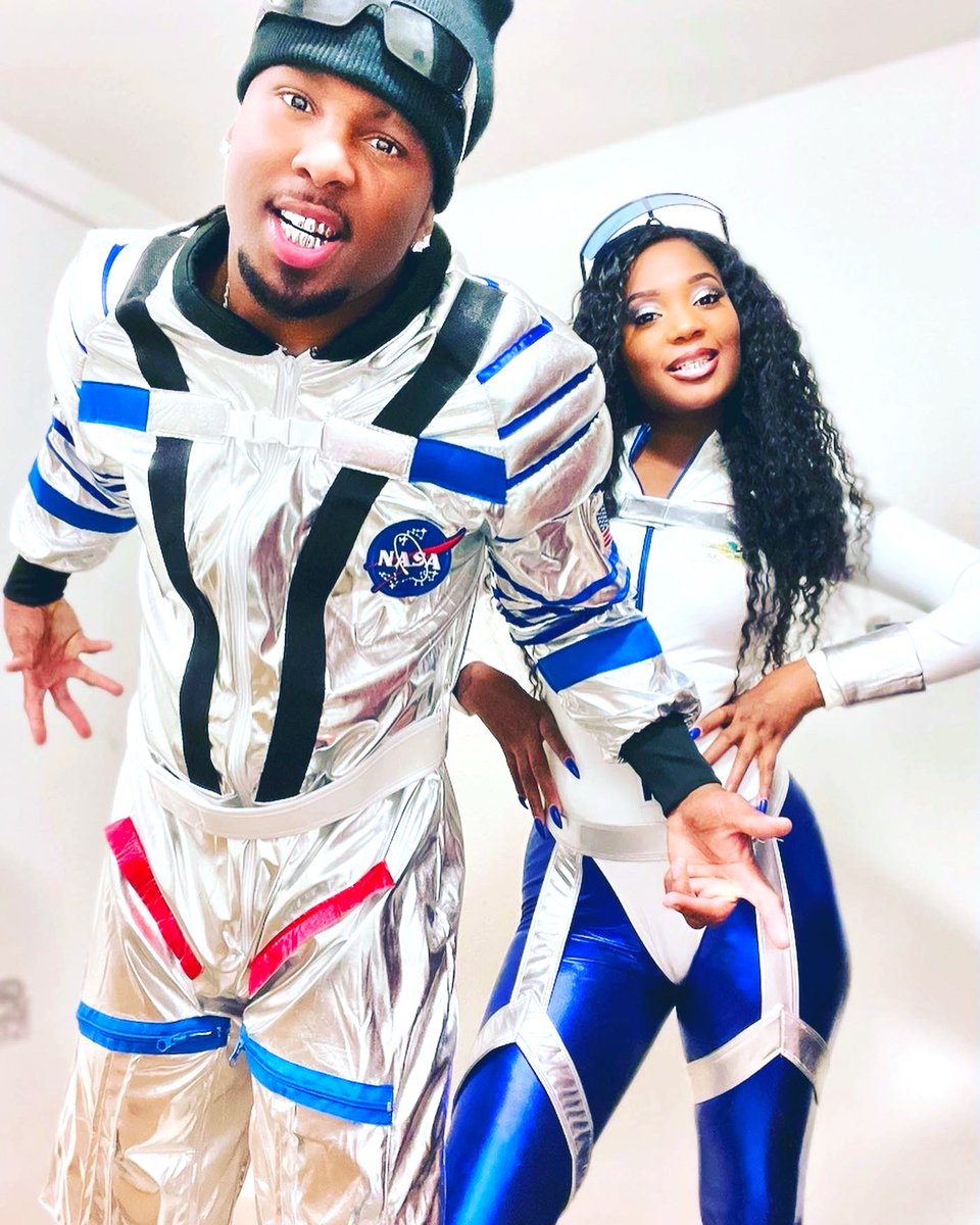 DonNoBonez's tweet photo. Hit the link to see more https://t.co/BcWjp8oDYL 
#Astronauts #Astronaut #Halloween2020 #Halloween #HappyHalloween2020 #HappyHalloween #JohnsonKurnsFamily @tivativ19 #TivaDotDiva #DonNoBoneZ #StreetRoleModle #Model #models #SDmodels https://t.co/4NiosMfqH0
