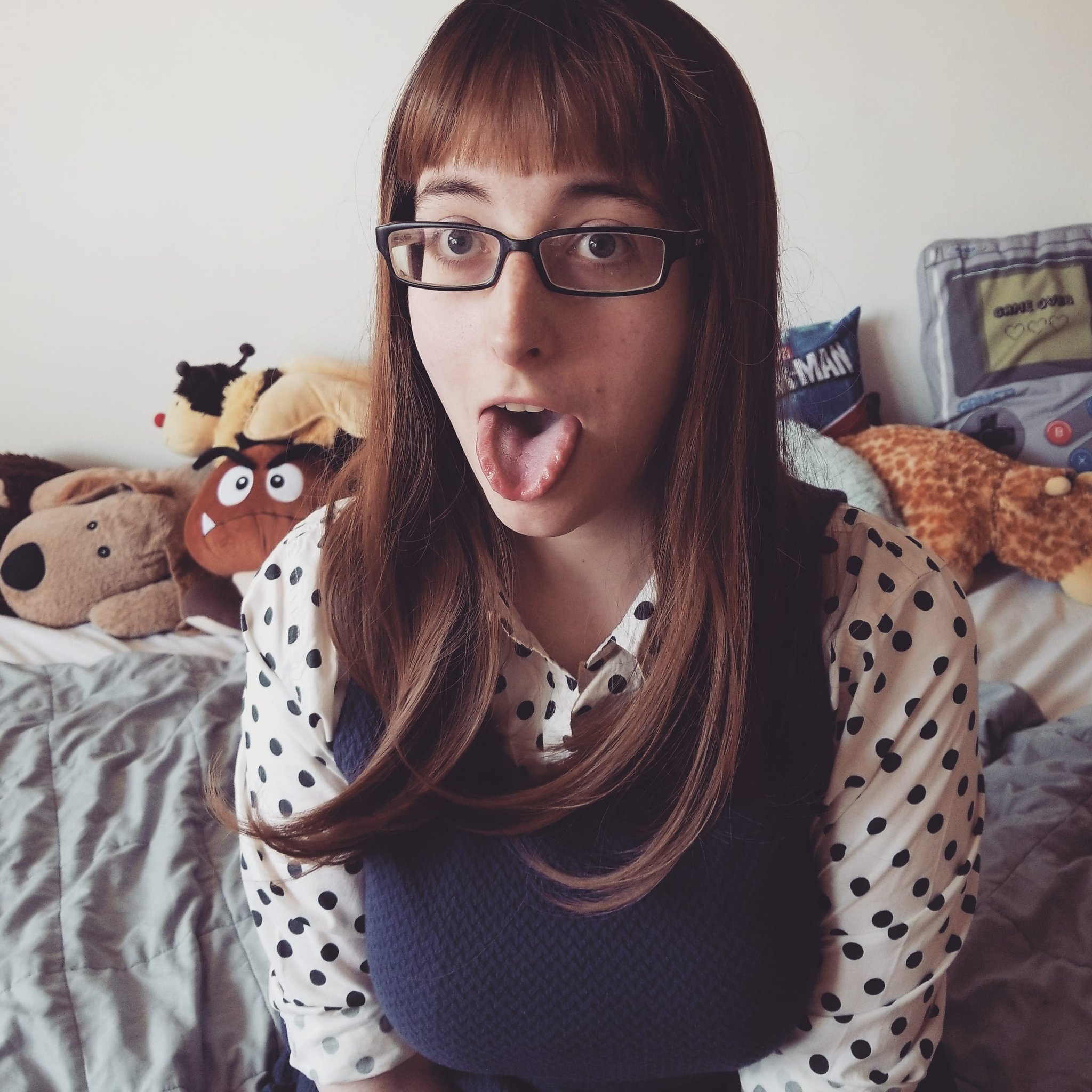 2 pic. Check out this wig, my face, my tiddies, and most importantly the stuffies! https://t.co/Qsjxm2LPWc