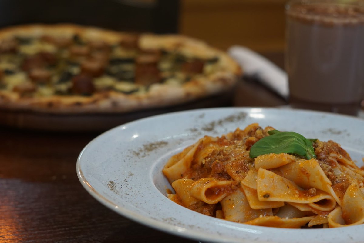 GiardinoSheff's tweet photo. Last few days to dine in with us before lockdown starts on Thursday. 

Don't worry, we're staying open for collections and free deliveries!

https://t.co/F6UeVdH2UL

#Sheffield #Sheffieldissuper https://t.co/7P4JnxDAnN