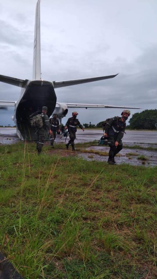 DefensadelFSLN's tweet photo. #HuracanEta | Llega a Bilwi la Unidad Humanitaria de Rescate del Ejército de Nicaragua ante la llegada en las próximas horas del Huracán ETA. #AlertaAmarilla #AlertaVerde seguimos #EnDefensDelFSLN ✌️🔴⚫💪🇳🇮 https://t.co/gfIL0fvnHZ